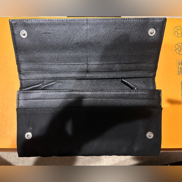 Women’s Prada Wallet - Picture 3 of 11